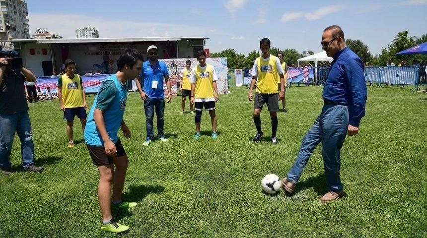 Neymarjr&rsquo;s Five Sokak Futbolu&rsquo;nda 64 Takım Yarıştı