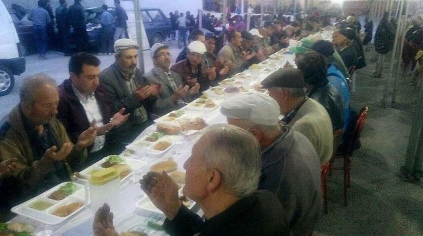 Başkan Bakıcı, Orucunu Vatandaşlarla Birlikte İftar &Ccedil;adırında A&ccedil;tı