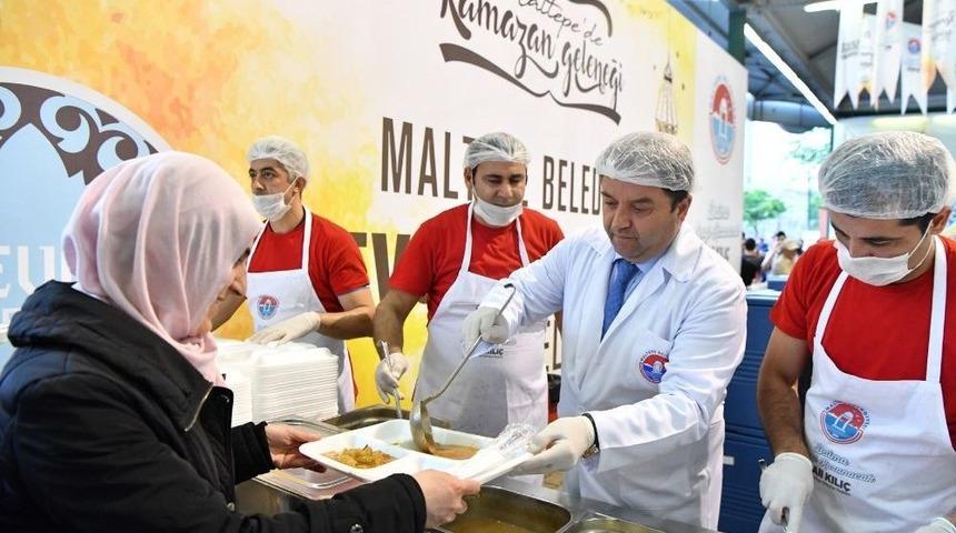 İftar Sofralarında Şehitler İ&ccedil;in Dua Edildi