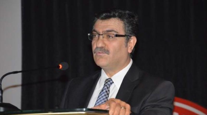 Yaşar Hacısalihoğlu: Sınırsızlık Avrupa'sı Dikenli Teller Avrupa'sına D&ouml;nd&uuml;