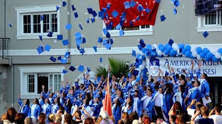 S&ouml;ke Sağlık Meslek Lisesi İlk Mezunlarını Verdi