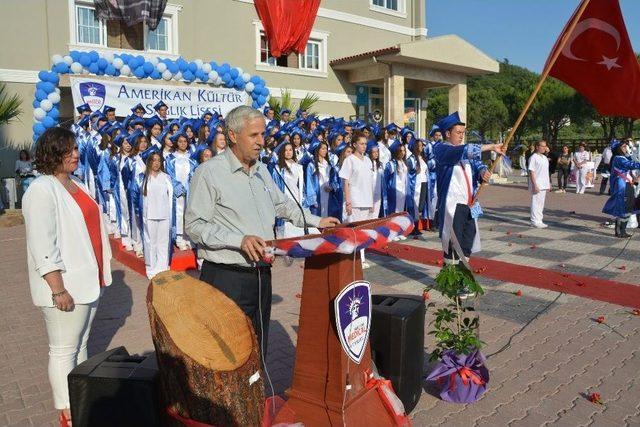 Söke Sağlık Meslek Lisesi İlk Mezunlarını Verdi