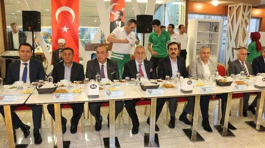 Konesob &Uuml;yeleri İftarda Bir Araya Geldi