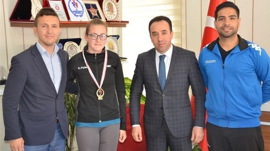 Bilecikli Ceren T&uuml;rkiye Şampiyonu Oldu