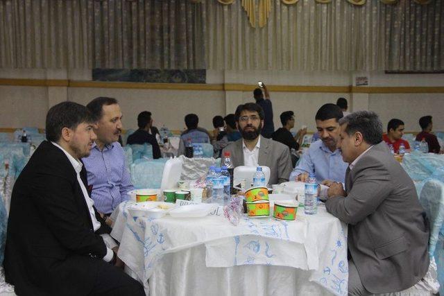 Gen&ccedil;ler İftarda Buluştu 3