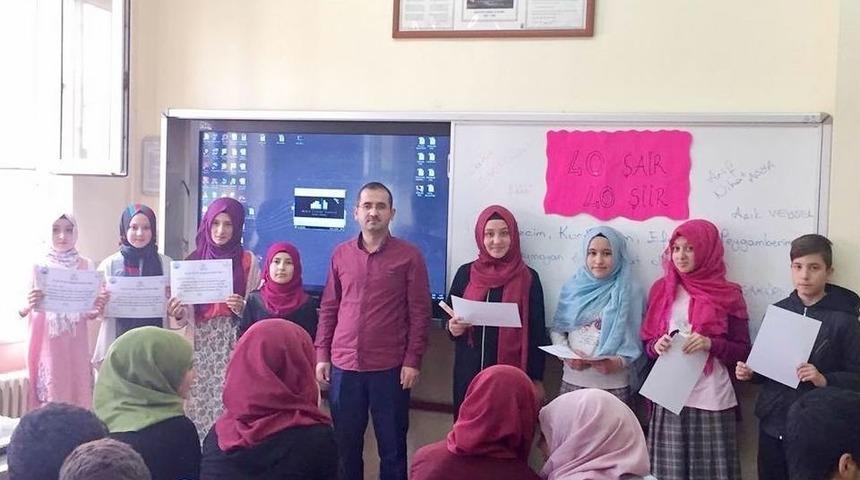 İmam Hatip Ortaokulunda 40 Şair 40 Şiir Yarışması