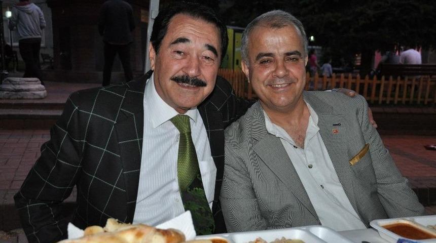 Mersinli İsmail Simav&rsquo;da Sevenleriyle İftarda Buluştu