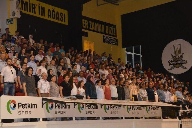 Aliağa’da Kısa Dönem Erlerin Yemin Töreninde Duygu Dolu Anlar