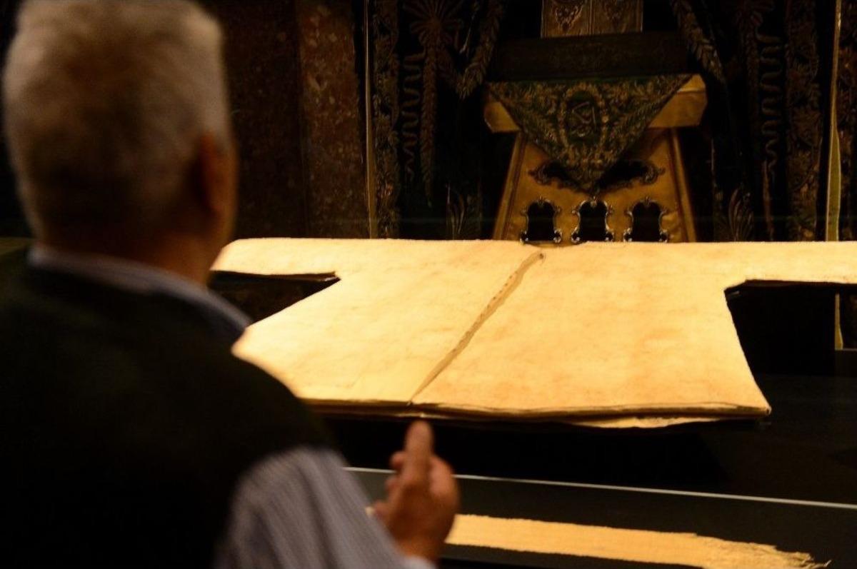 Hırka-i Şerif Ziyarete A&ccedil;ıldı