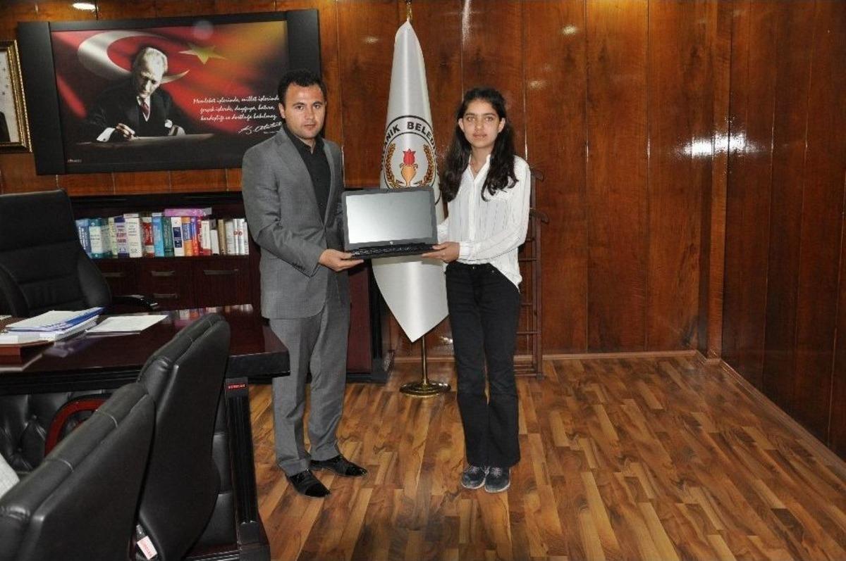 Kaymakam Uzan&rsquo;dan T&uuml;rkiye Birincilerine &Ouml;d&uuml;l