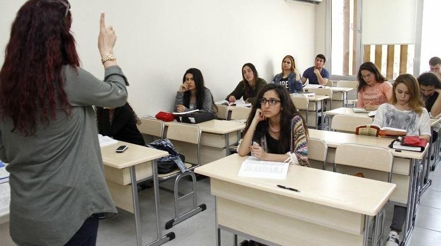 Buca&rsquo;da 15 Ayda Bin 160 &Ouml;ğrenciye &Uuml;cretsiz Ders