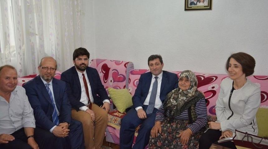 Vali Tavlı&rsquo;dan Şehit Ailelerine Ziyaret