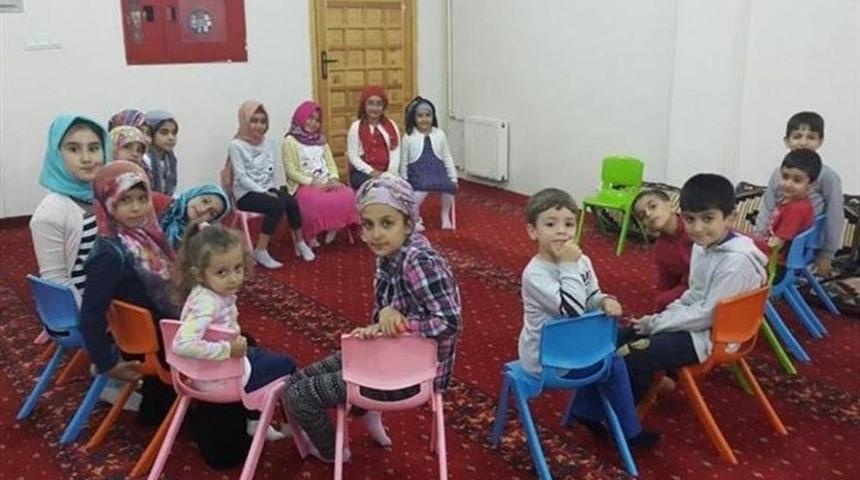 Mardin&rsquo;de Camilerde &Ccedil;ocuklara &Ouml;zel İlgi