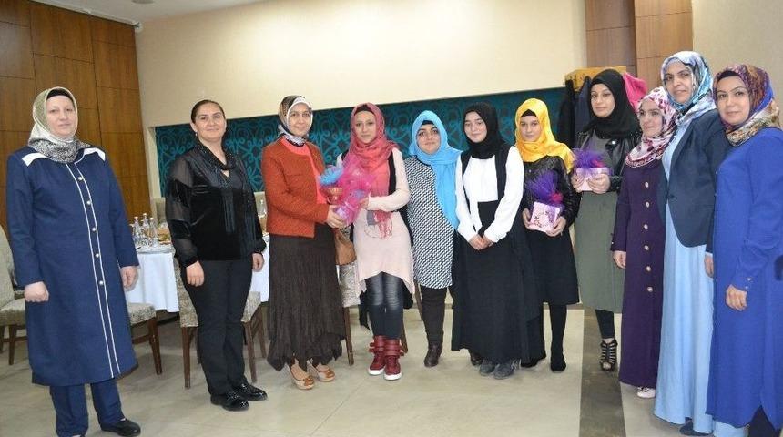 Vali Azizoğlu&rsquo;nun Eşinden Anlamlı İftar Programı