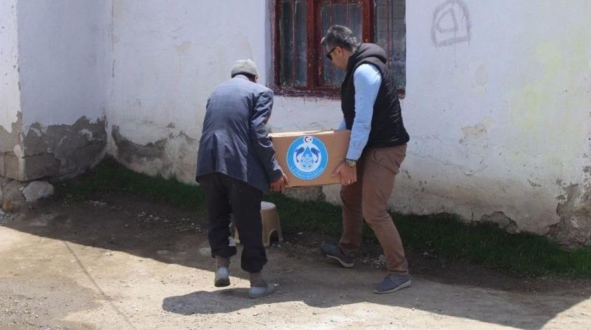 &Ccedil;aldıran Belediyesinden 650 Kişiye Ramazan Paketi
