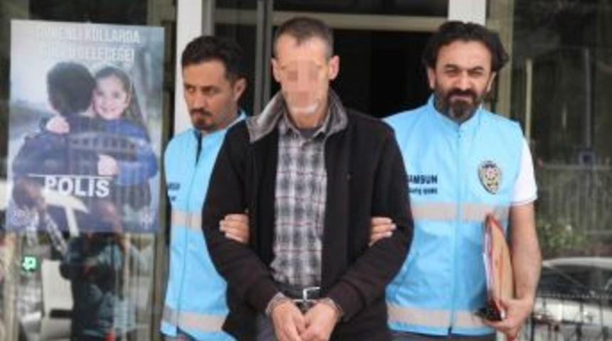 Pazarcıyı Bı&ccedil;akla Ağır Yaraladı