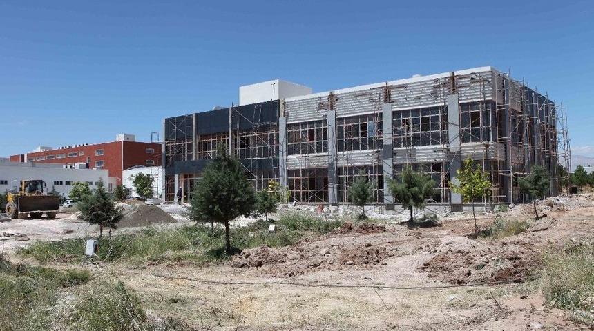 Adıyaman &Uuml;niversitesine Yeni 2 Uygulama Ve Araştırma Merkezi Kurulacak