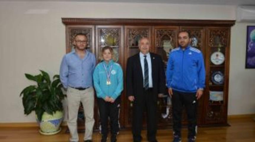 &Uuml;niversitelerarası T&uuml;rkiye G&uuml;reş Şampiyonu Adıyaman &Uuml;niversitesinden