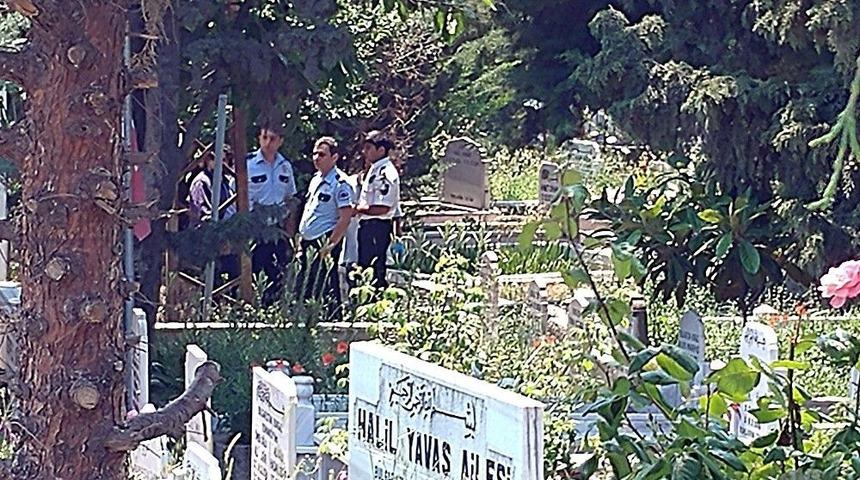 (&ouml;zel Haber) Kazılan Yeri A&ccedil;an G&ouml;revliler Şoke Oldu