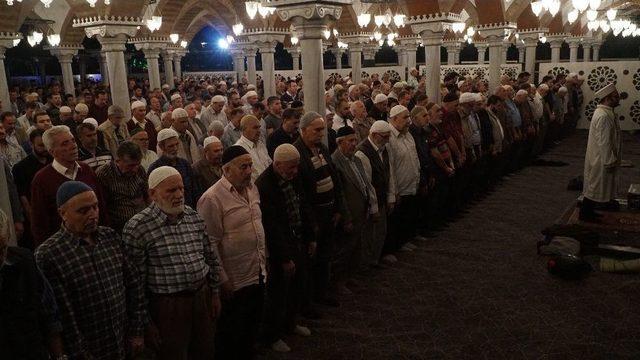 Ramazan’ın Huzuru Merinos’ta Yaşanıyor