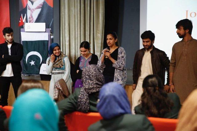 Pakistanlı Öğrencilerden Agü’ye Ziyaret