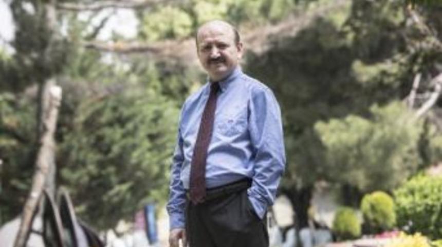İz&uuml; Rekt&ouml;r&uuml; Prof. Dr. Bulut: İstanbul&rsquo;Da &Uuml;niversite Okumak Ayrıcalık