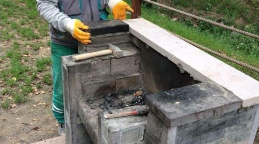 Parklarda Bakım Onarım Yapılıyor