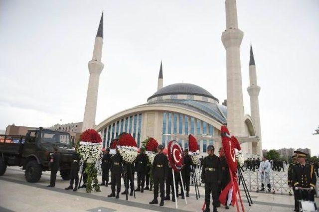 Helikopter Şehidi Albay K&uuml;&ccedil;&uuml;kdemirkol, Ankara da Son Yolculuğuna Uğurlandı (1) 1
