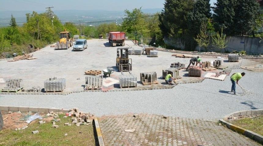 Kartepe&rsquo;nin K&ouml;y Yollarında Parke &Ccedil;alışması Yapıldı