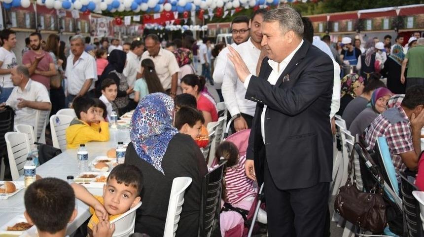 İftarda Dualar Şehitler İ&ccedil;in