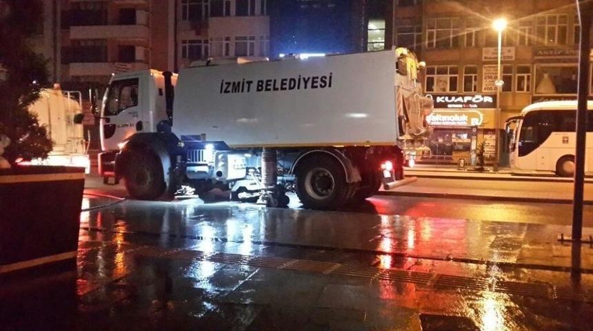 İzmit Belediyesi Temizlik İşleri Ramazanda Da Yoğun