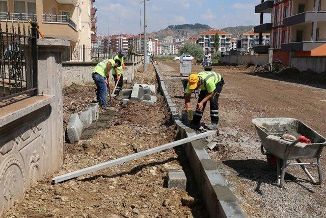 Feslikan Bölgesinde Kaldırım Ve Asfalt Çalışmaları