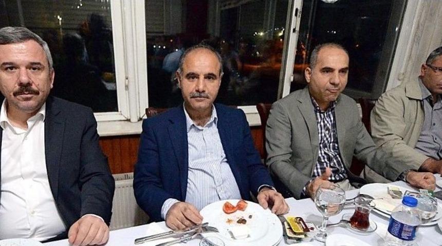 Vali Sahuru Polislerle Yaptı