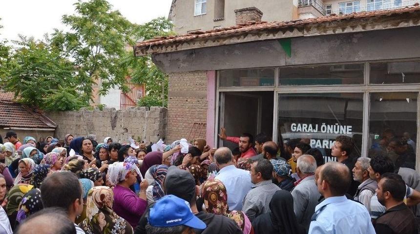 Kırıkkale&rsquo;de Yardım İzdihamı