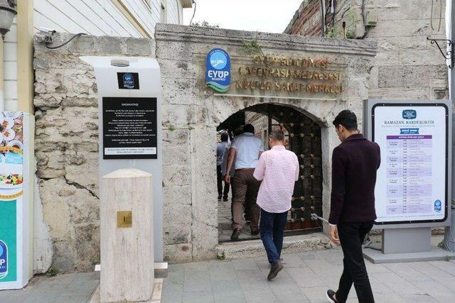 Sadaka Taşları Hayırseverleri Bekliyor 1