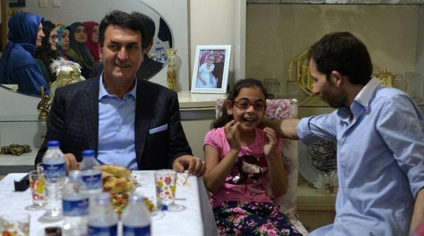 Başkan D&uuml;ndar&rsquo;dan Esma&rsquo;ya S&uuml;rpriz Ziyaret