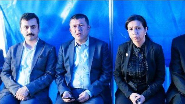 Chp’Li Vekillerden Şehit Yarbay Songül Yakut’Un Ailesine Taziye