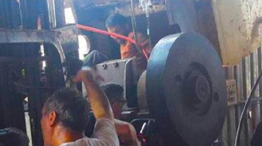 Bacağı Kalıp Makinesine Sıkışan Iş&ccedil;i Kurtarıldı