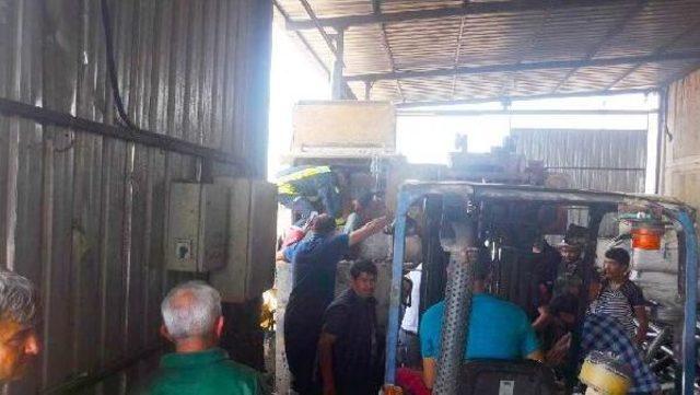 Bacağı Kalıp Makinesine Sıkışan Iş&ccedil;i Kurtarıldı 2