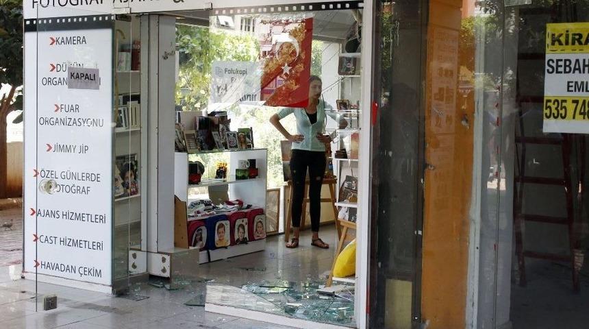 Antalya&rsquo;da Liselilerin Kız Kavgası: 2 Yaralı