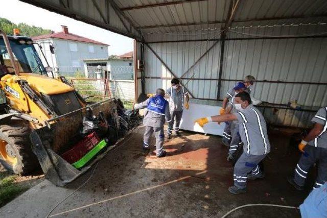 Adapazarı nda Ahırda Tavuk Kesimine Su&ccedil;&uuml;st&uuml; 1