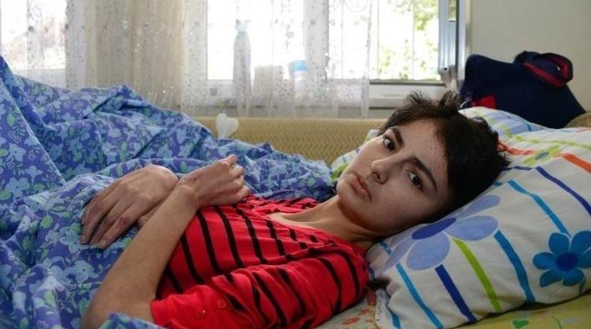 Yangında Bacakları Yanan Kadına Yardım Eli Uzandı