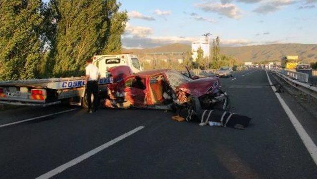 Elazığ'da Kaza: 1 Ölü, 2 Yaralı