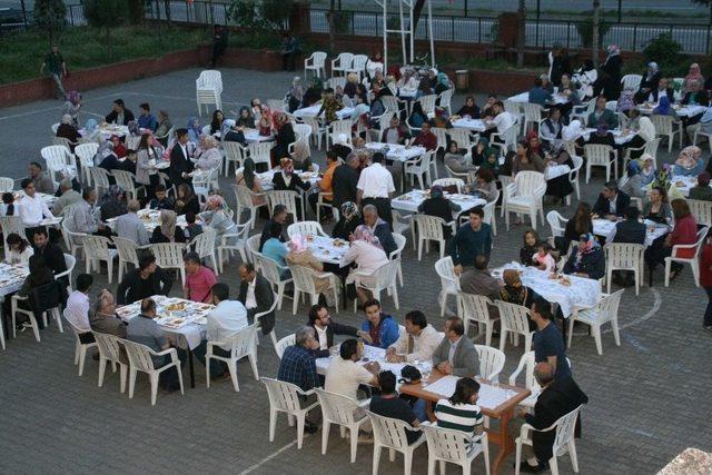 Devrek Anadolu İmam Hatip Lisesinden Mezuniyet Ve İftar Coşkusu