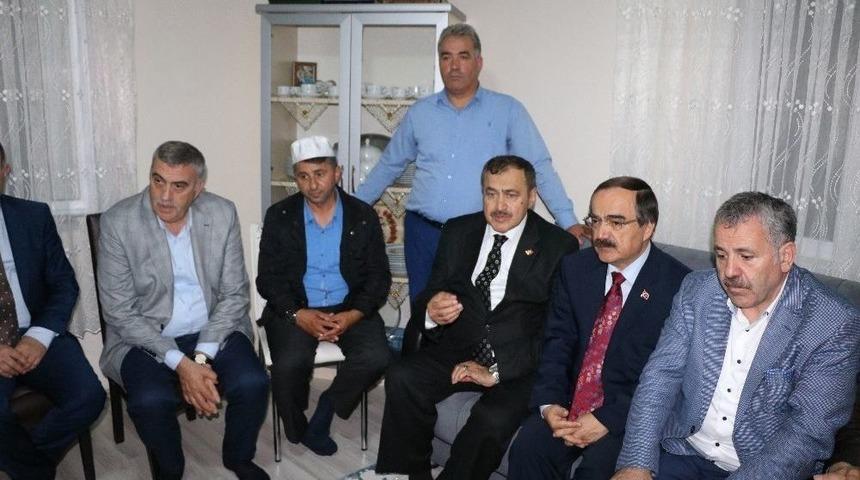 Bakan Eroğlu, Şehit Aydoğan Aydın&rsquo;ın Annesini Ziyaret Etti