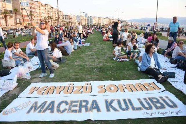 İzmir'de 'yeryüzü Sofrası' Kuruldu