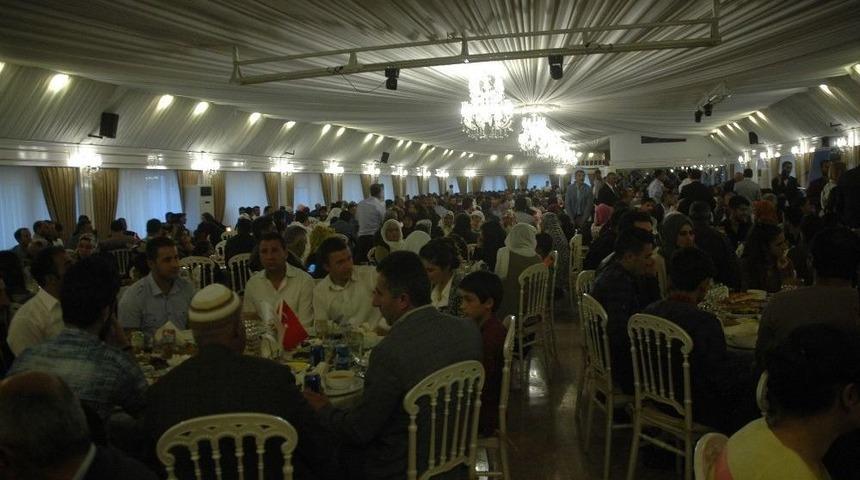 İpekyolu Belediyesinden Şehit Ve Gazi Yakınlarna İftar