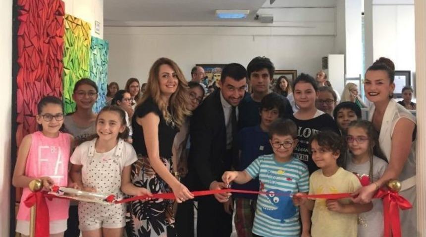 Aydın Bah&ccedil;eşehir Koleji &Ouml;ğrencilerinden &rsquo;fark&rsquo; Temalı Resim Sergisi