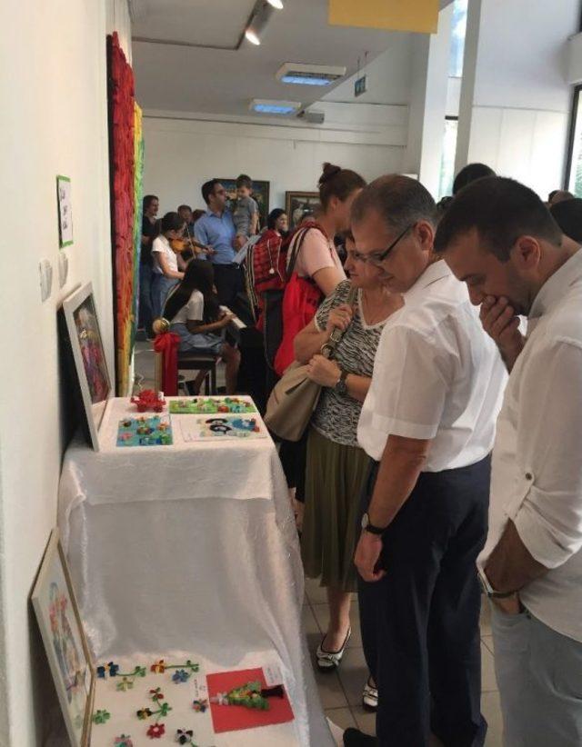 Aydın Bah&ccedil;eşehir Koleji &Ouml;ğrencilerinden &rsquo;fark&rsquo; Temalı Resim Sergisi 2