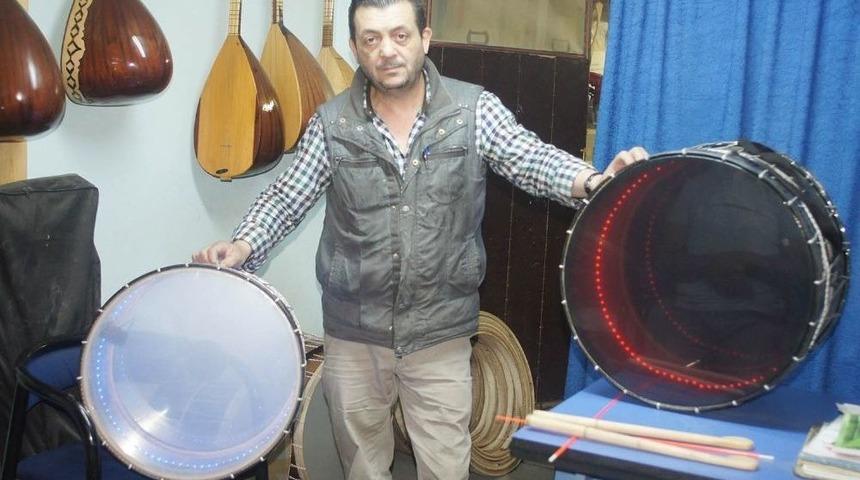 Uşak&rsquo;ın Son Davul İmalat&ccedil;ısı Mesleğini Yaşatmak İ&ccedil;in M&uuml;cadele Veriyor